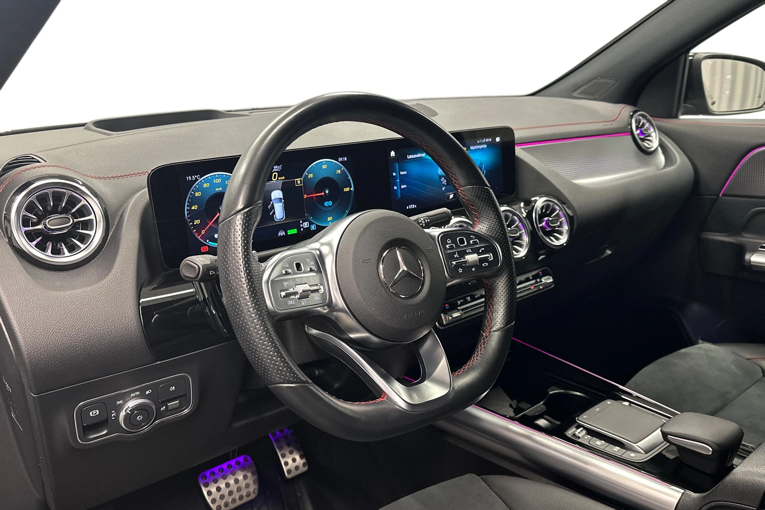 musta Mercedes-Benz EQA 2023 kuva 8.