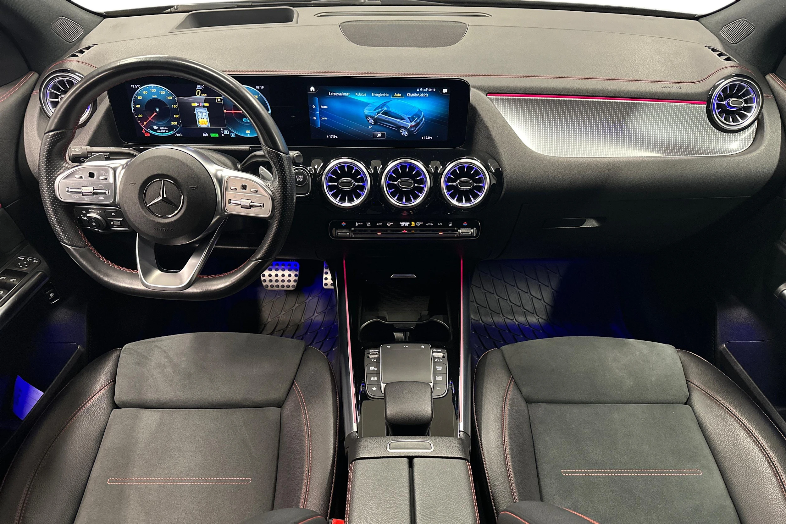 musta Mercedes-Benz EQA 2023 kuva 9.