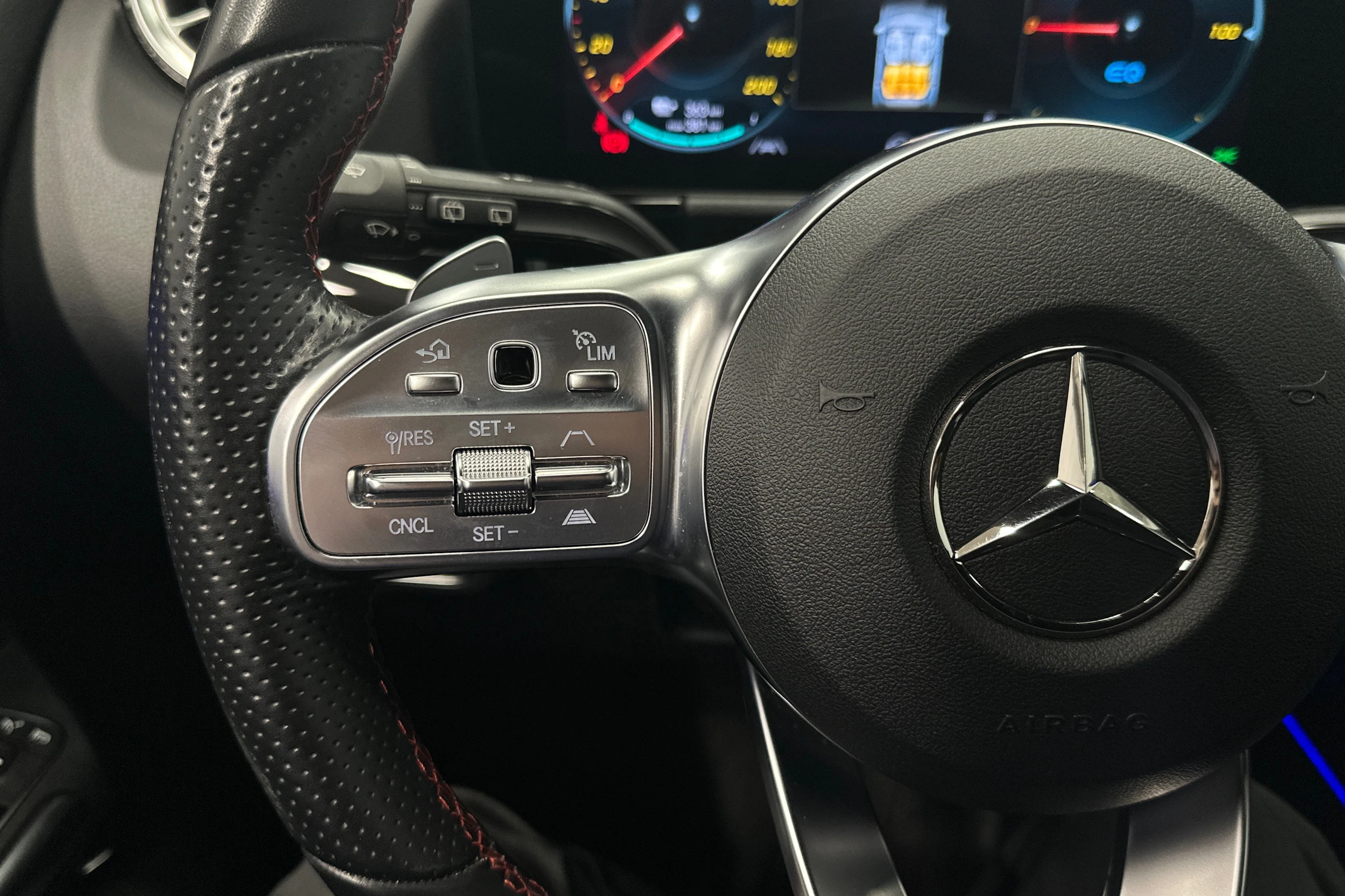 musta Mercedes-Benz EQA 2023 kuva 15.