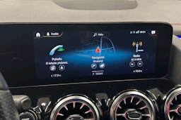 musta Mercedes-Benz EQA 2023 kuva 20.