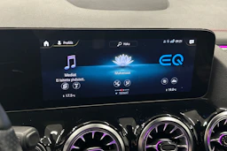 musta Mercedes-Benz EQA 2023 kuva 21.