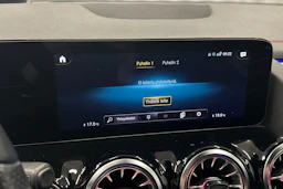 musta Mercedes-Benz EQA 2023 kuva 23.