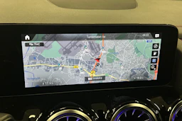 musta Mercedes-Benz EQA 2023 kuva 24.