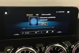 musta Mercedes-Benz EQA 2023 kuva 26.