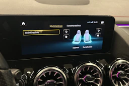 musta Mercedes-Benz EQA 2023 kuva 27.