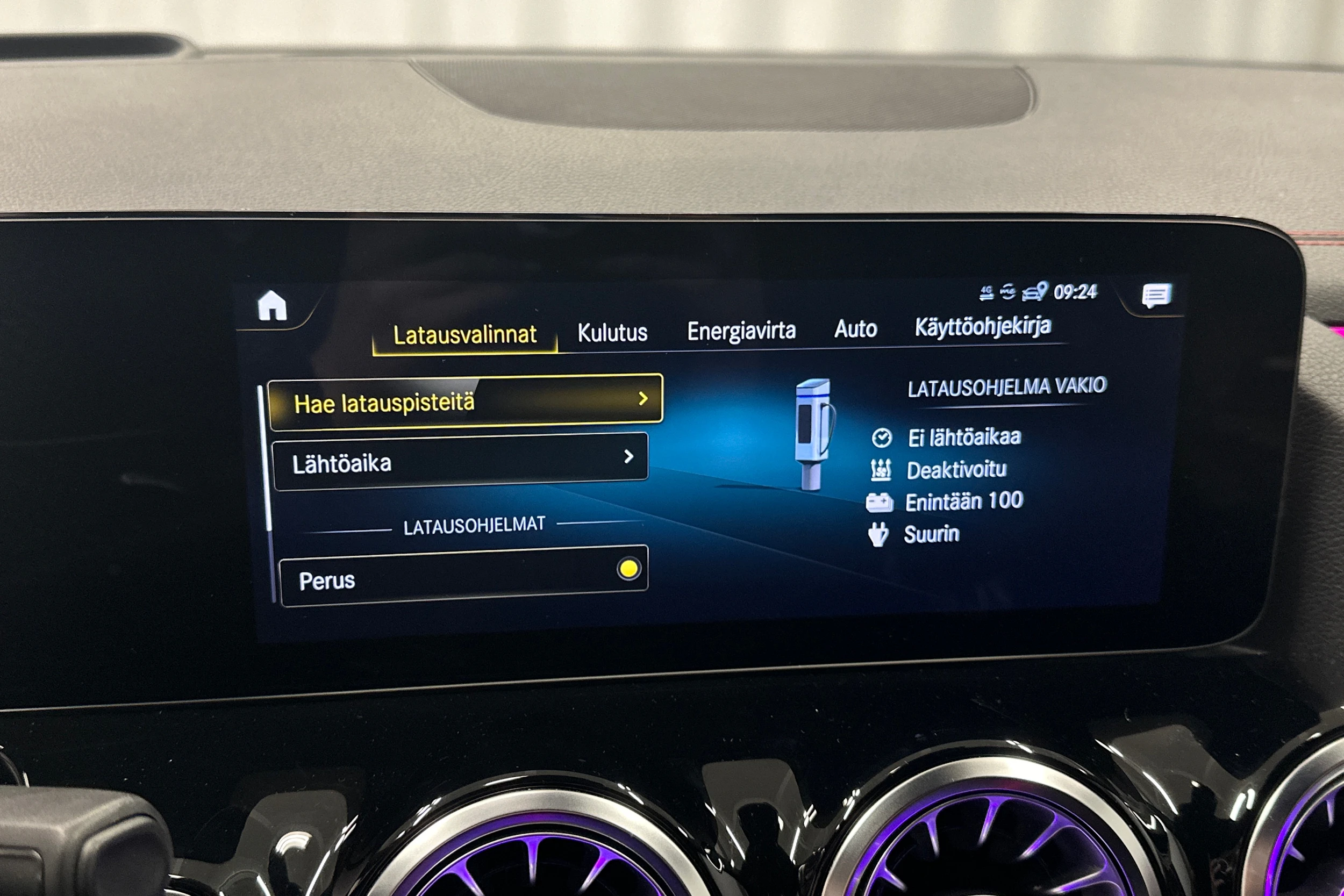musta Mercedes-Benz EQA 2023 kuva 29.