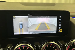 musta Mercedes-Benz EQA 2023 kuva 35.
