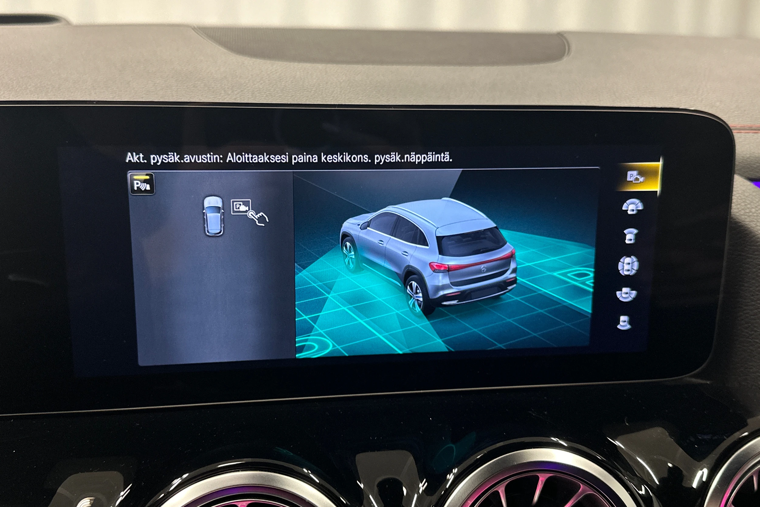 musta Mercedes-Benz EQA 2023 kuva 37.