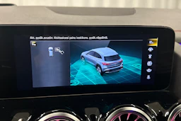 musta Mercedes-Benz EQA 2023 kuva 37.