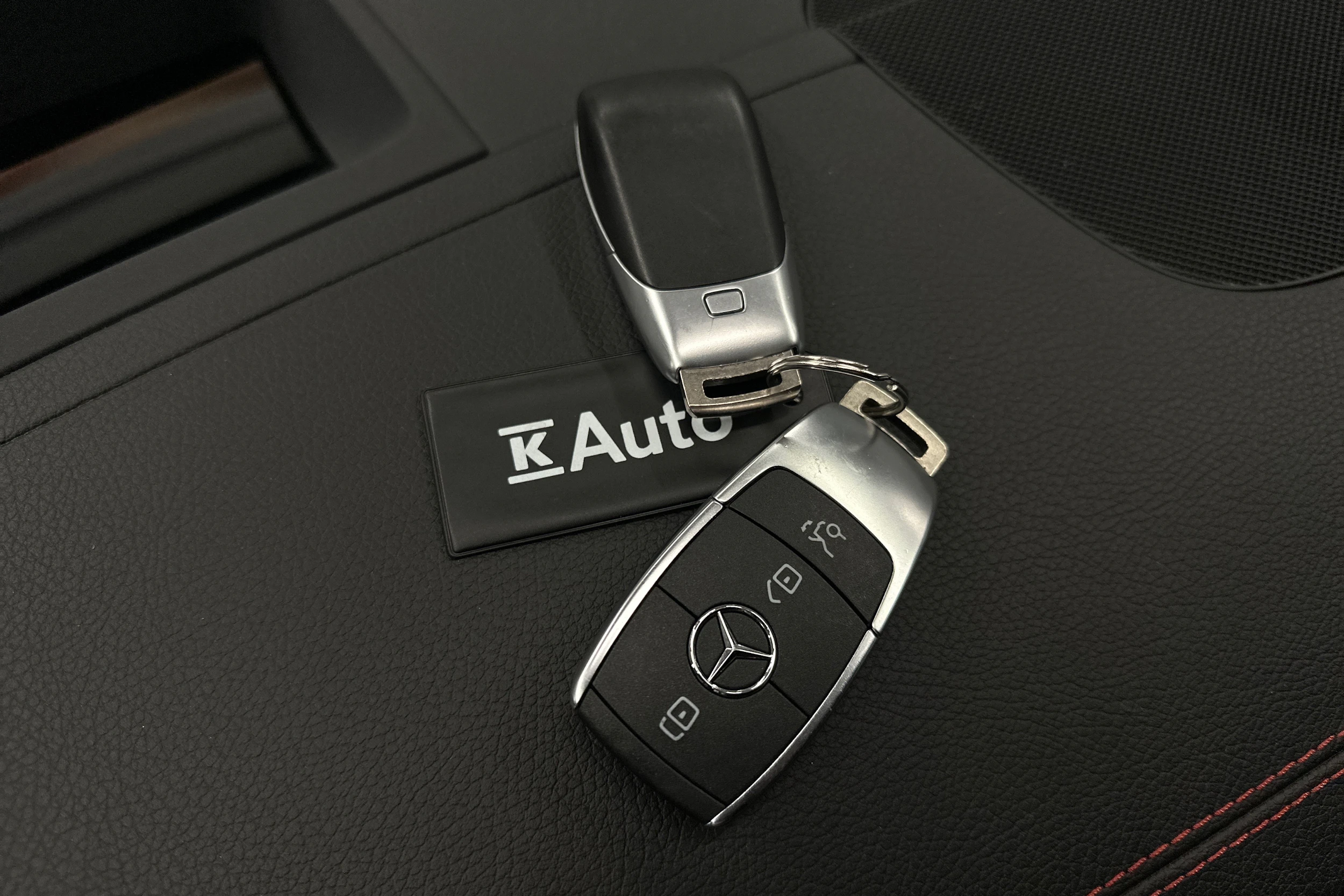 musta Mercedes-Benz EQA 2023 kuva 44.