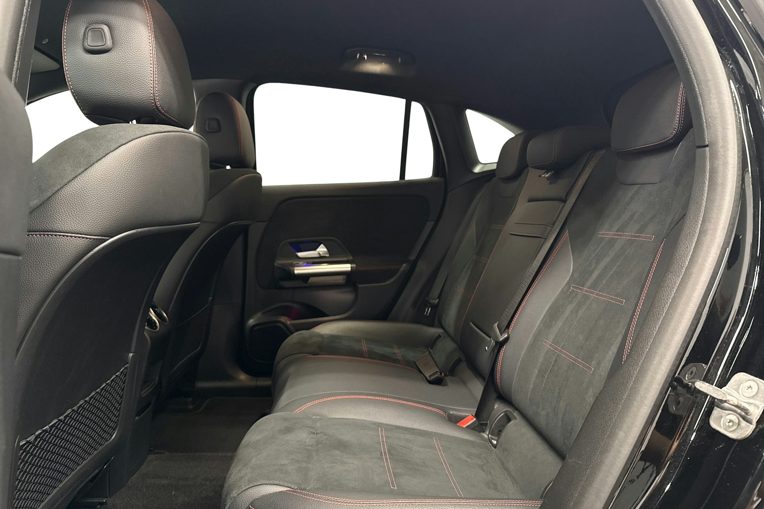 musta Mercedes-Benz EQA 2023 kuva 10.