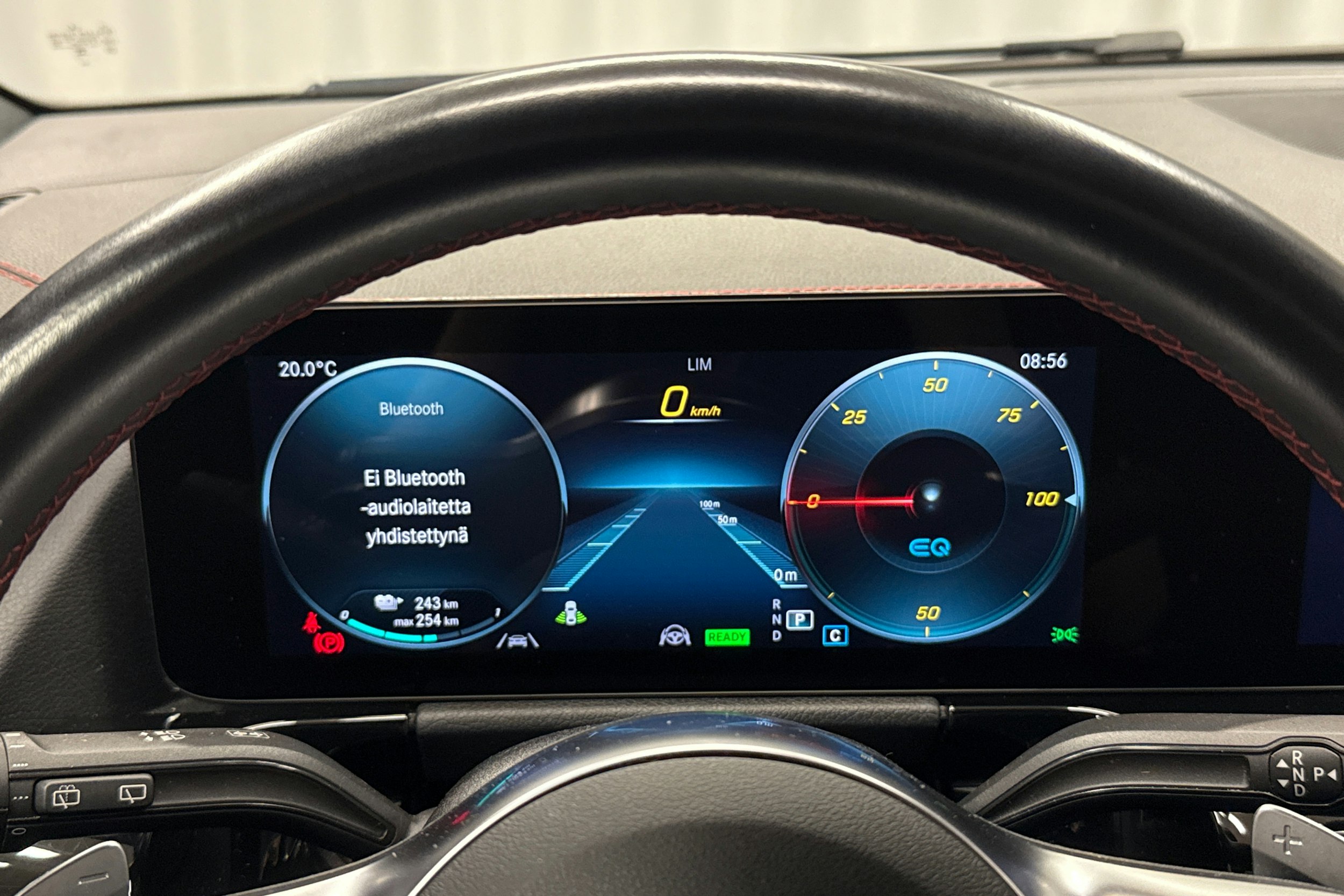 musta Mercedes-Benz EQA 2023 kuva 17.