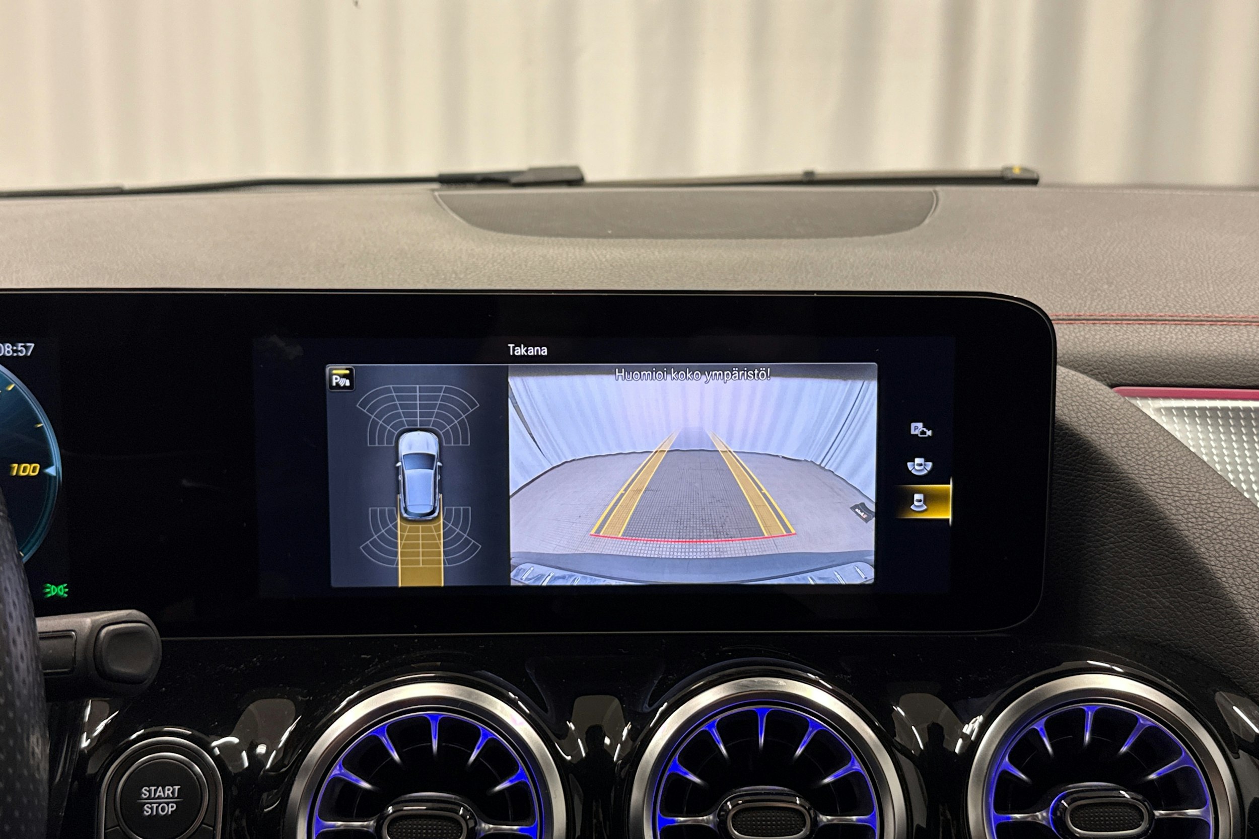 musta Mercedes-Benz EQA 2023 kuva 22.
