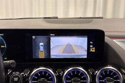 musta Mercedes-Benz EQA 2023 kuva 22.
