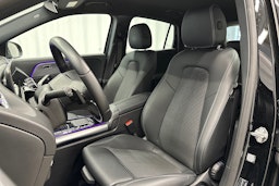 musta Mercedes-Benz EQA 2023 kuva 16.