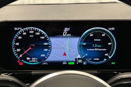 musta Mercedes-Benz EQA 2023 kuva 21.