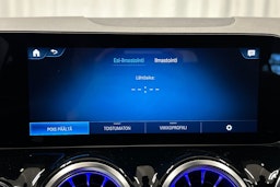 musta Mercedes-Benz EQA 2023 kuva 27.