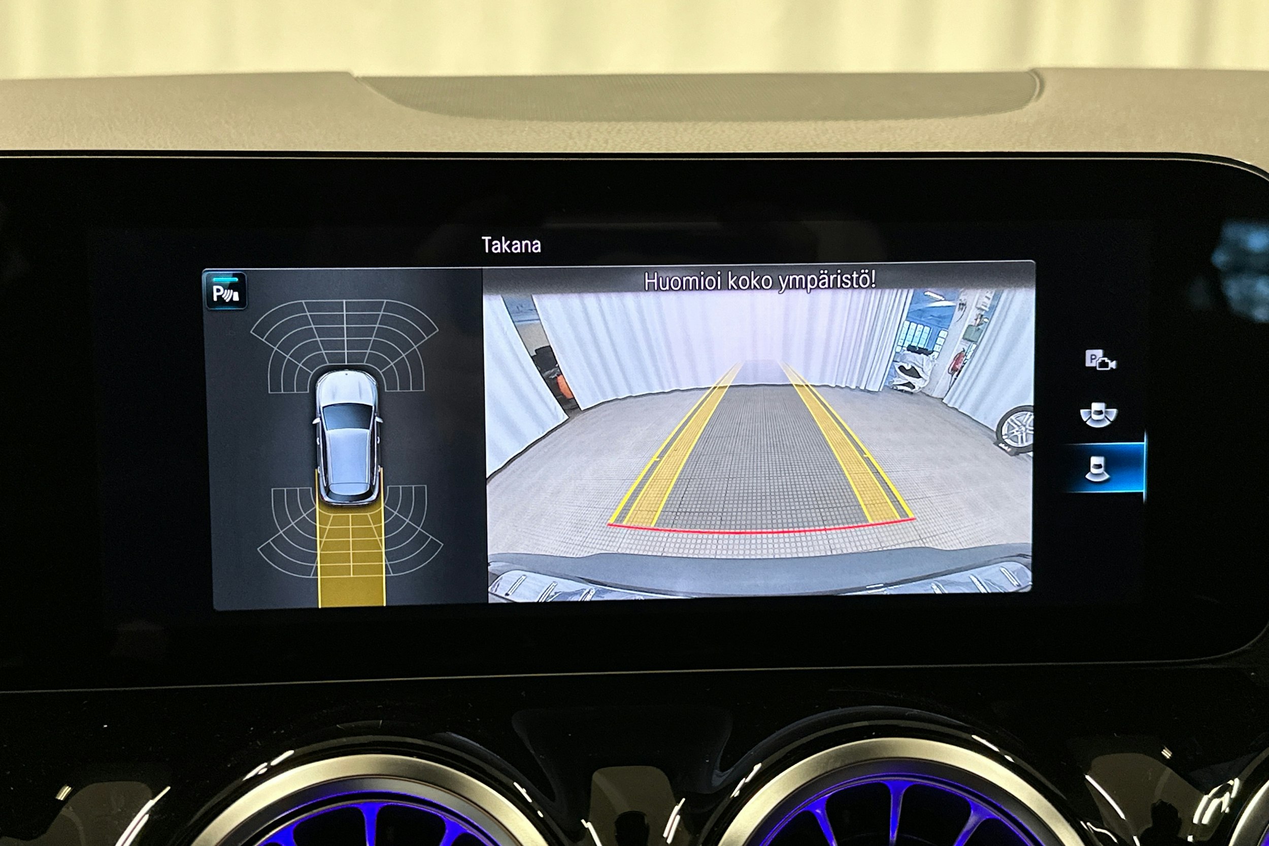 musta Mercedes-Benz EQA 2023 kuva 28.