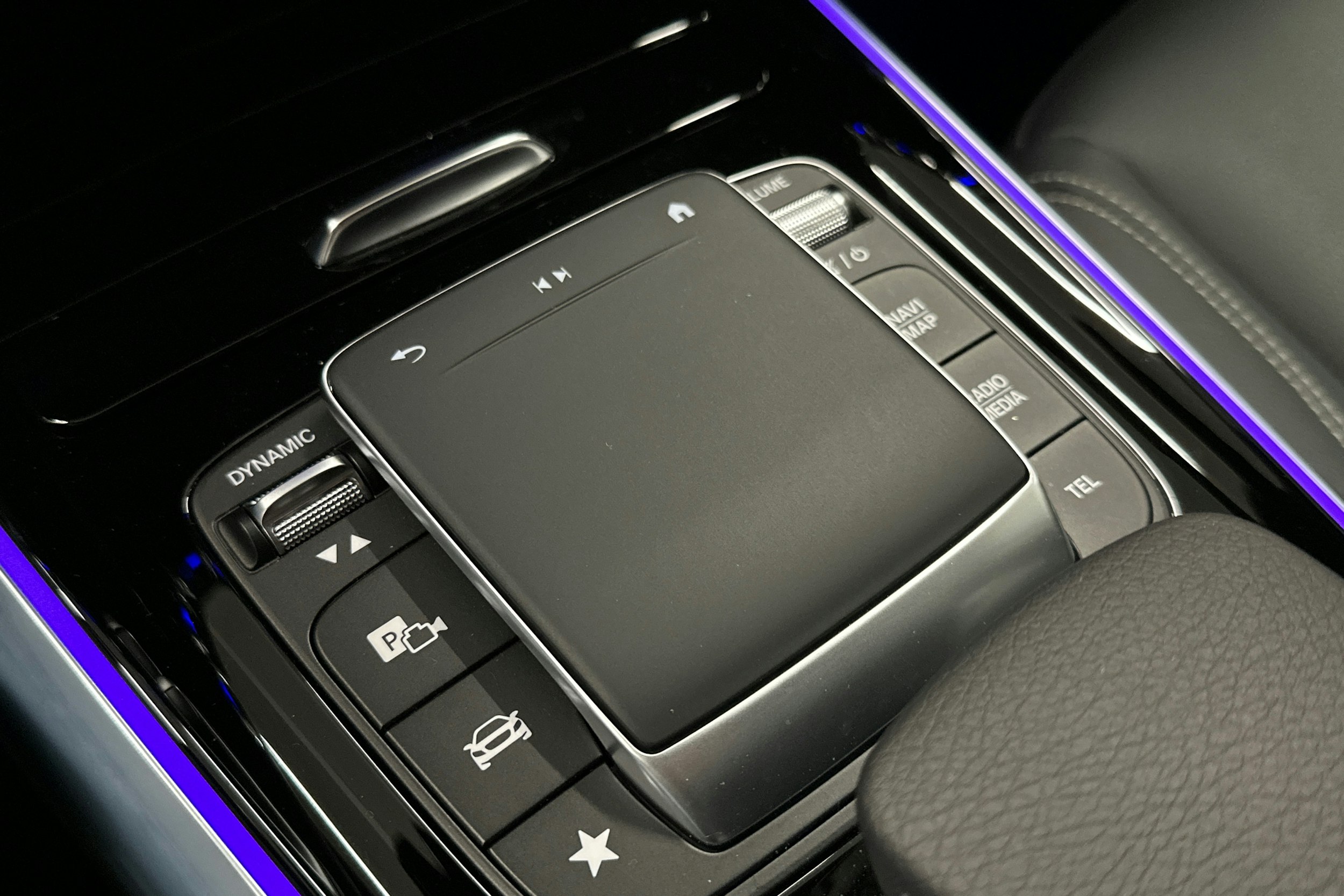 musta Mercedes-Benz EQA 2023 kuva 29.