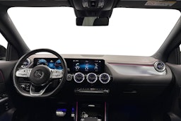 musta Mercedes-Benz EQA 2023 kuva 9.