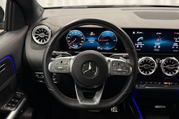 musta Mercedes-Benz EQA 2023 kuva 14.