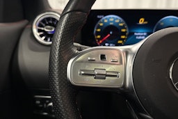musta Mercedes-Benz EQA 2023 kuva 15.