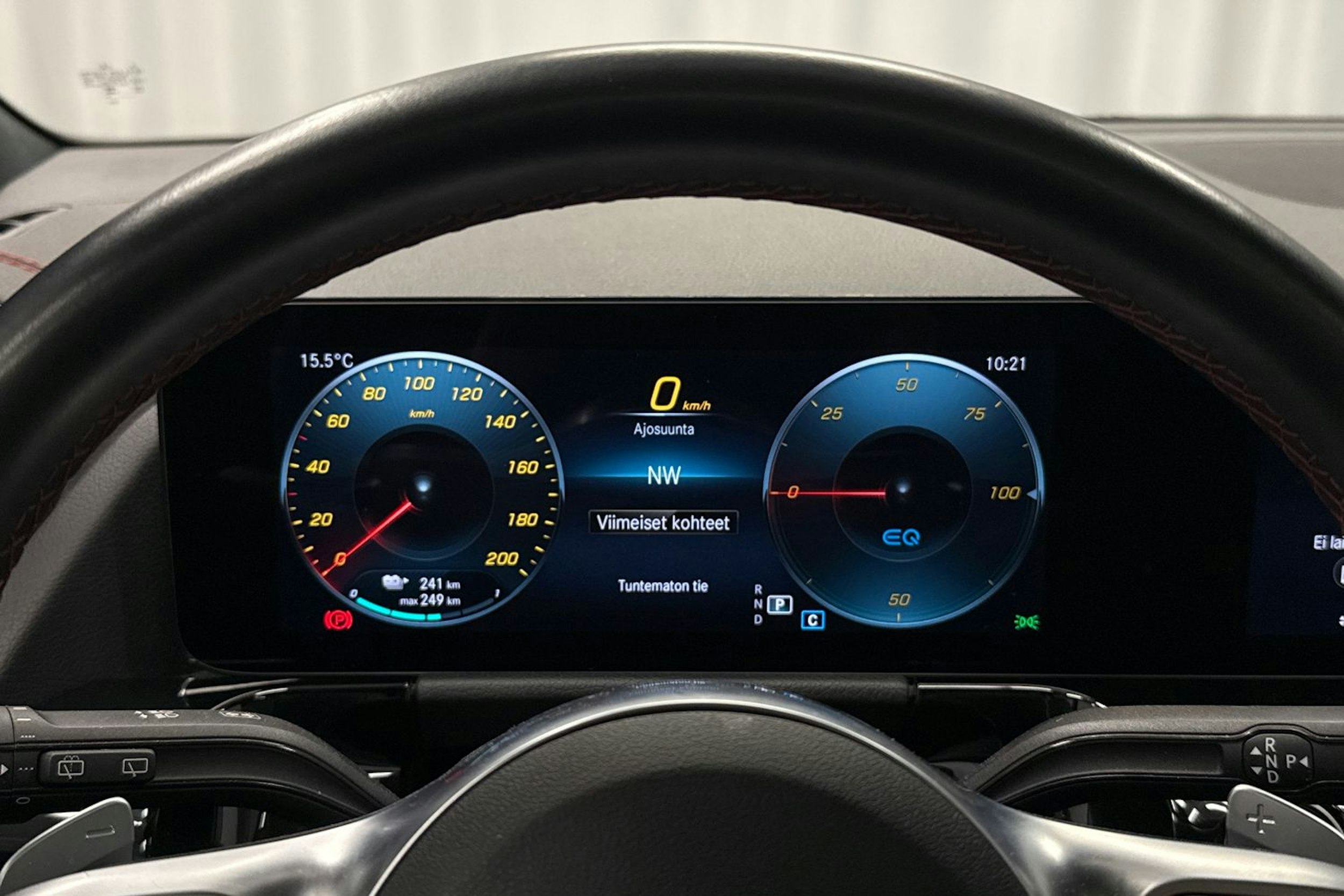 musta Mercedes-Benz EQA 2023 kuva 17.