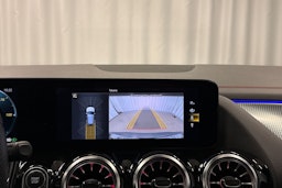 musta Mercedes-Benz EQA 2023 kuva 23.