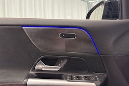 musta Mercedes-Benz EQA 2023 kuva 26.