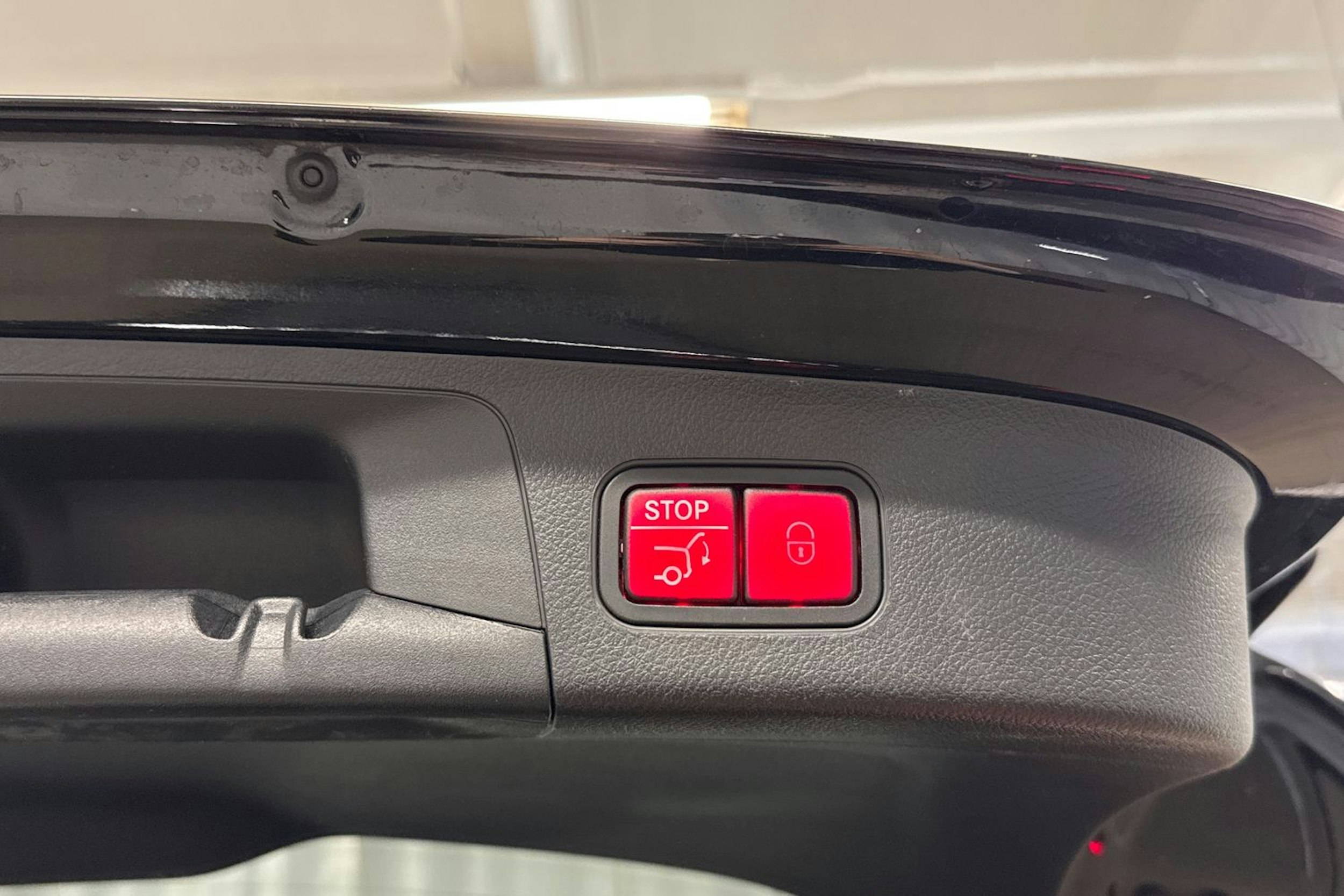 musta Mercedes-Benz EQA 2023 kuva 31.