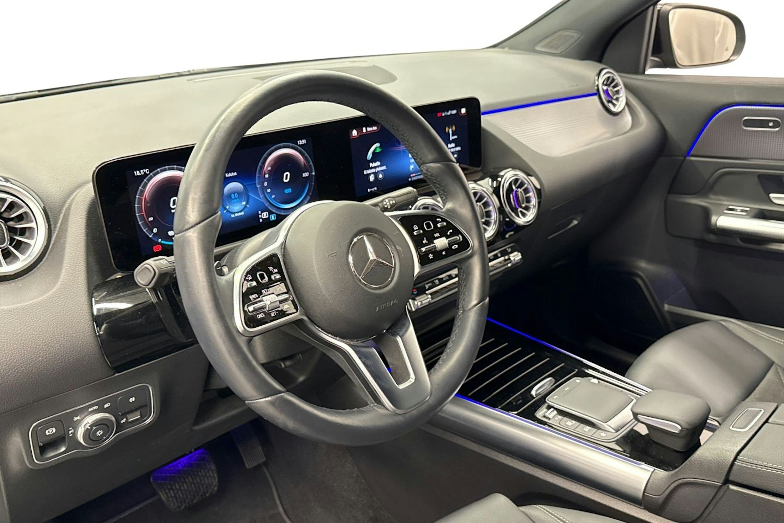 musta Mercedes-Benz EQA 2024 kuva 7.