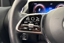 musta Mercedes-Benz EQA 2024 kuva 20.