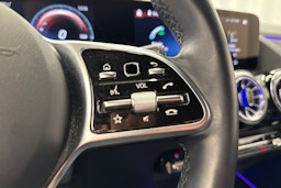 musta Mercedes-Benz EQA 2024 kuva 21.