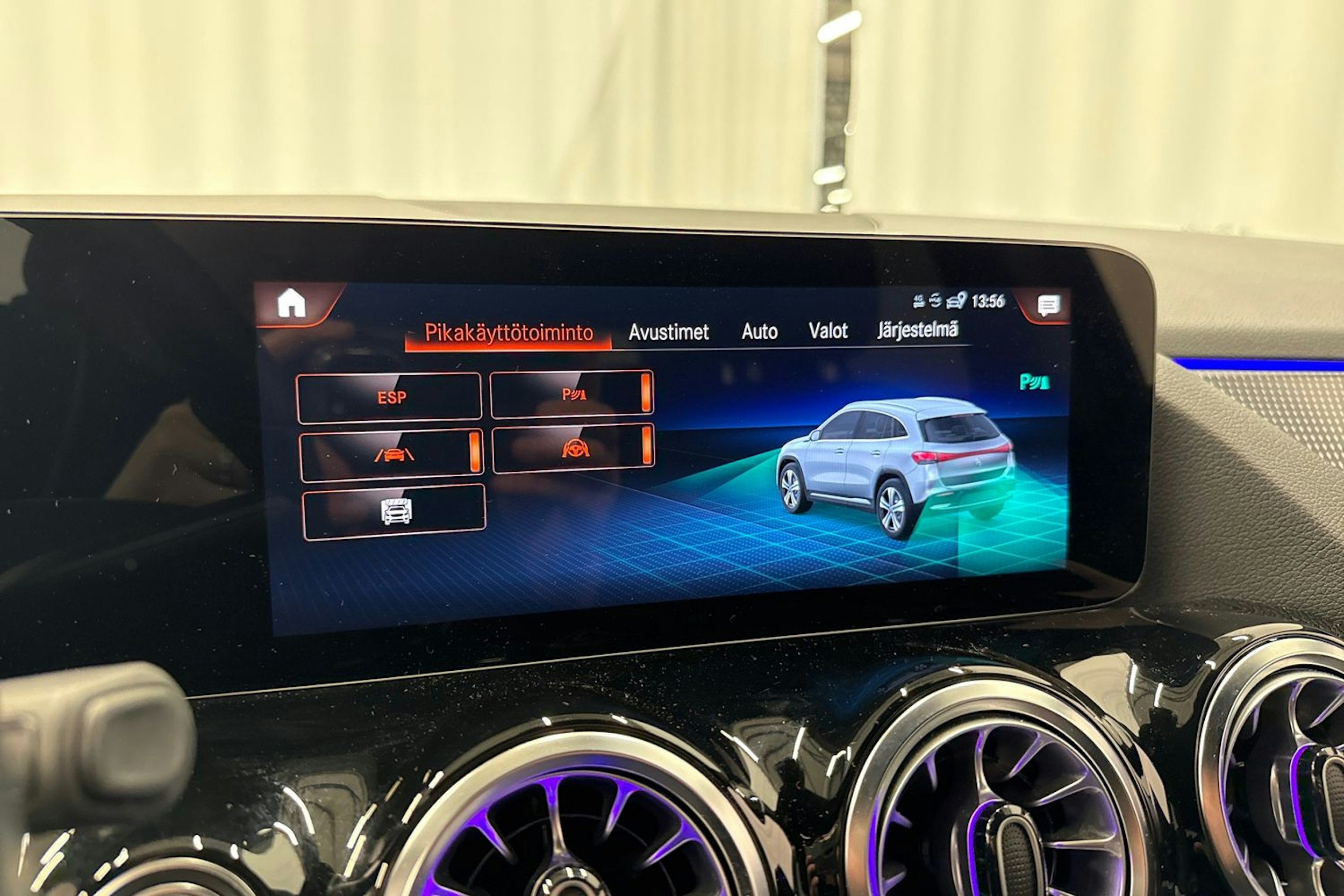 musta Mercedes-Benz EQA 2024 kuva 25.