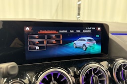 musta Mercedes-Benz EQA 2024 kuva 25.