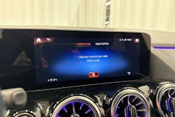 musta Mercedes-Benz EQA 2024 kuva 26.