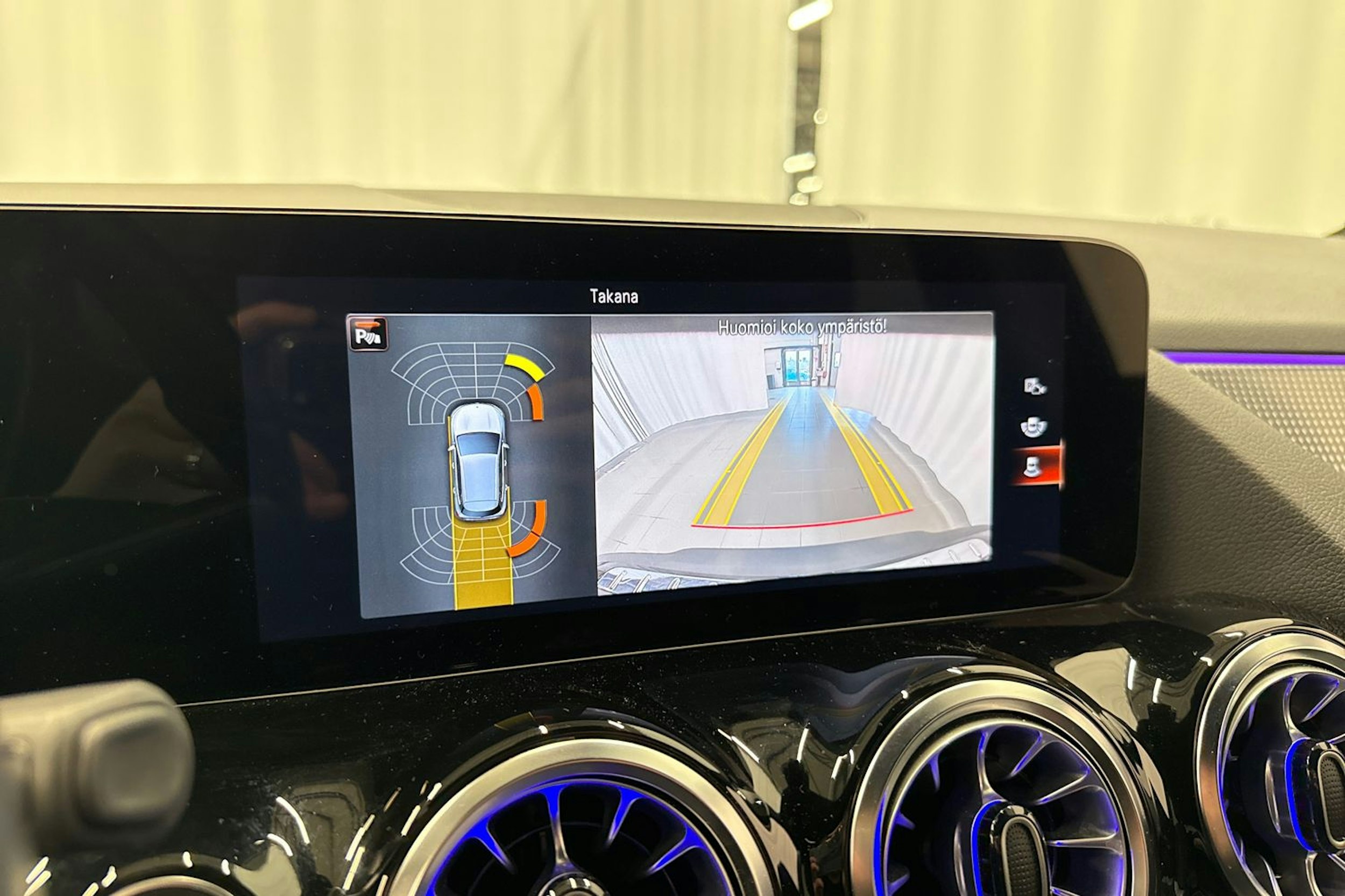 musta Mercedes-Benz EQA 2024 kuva 27.