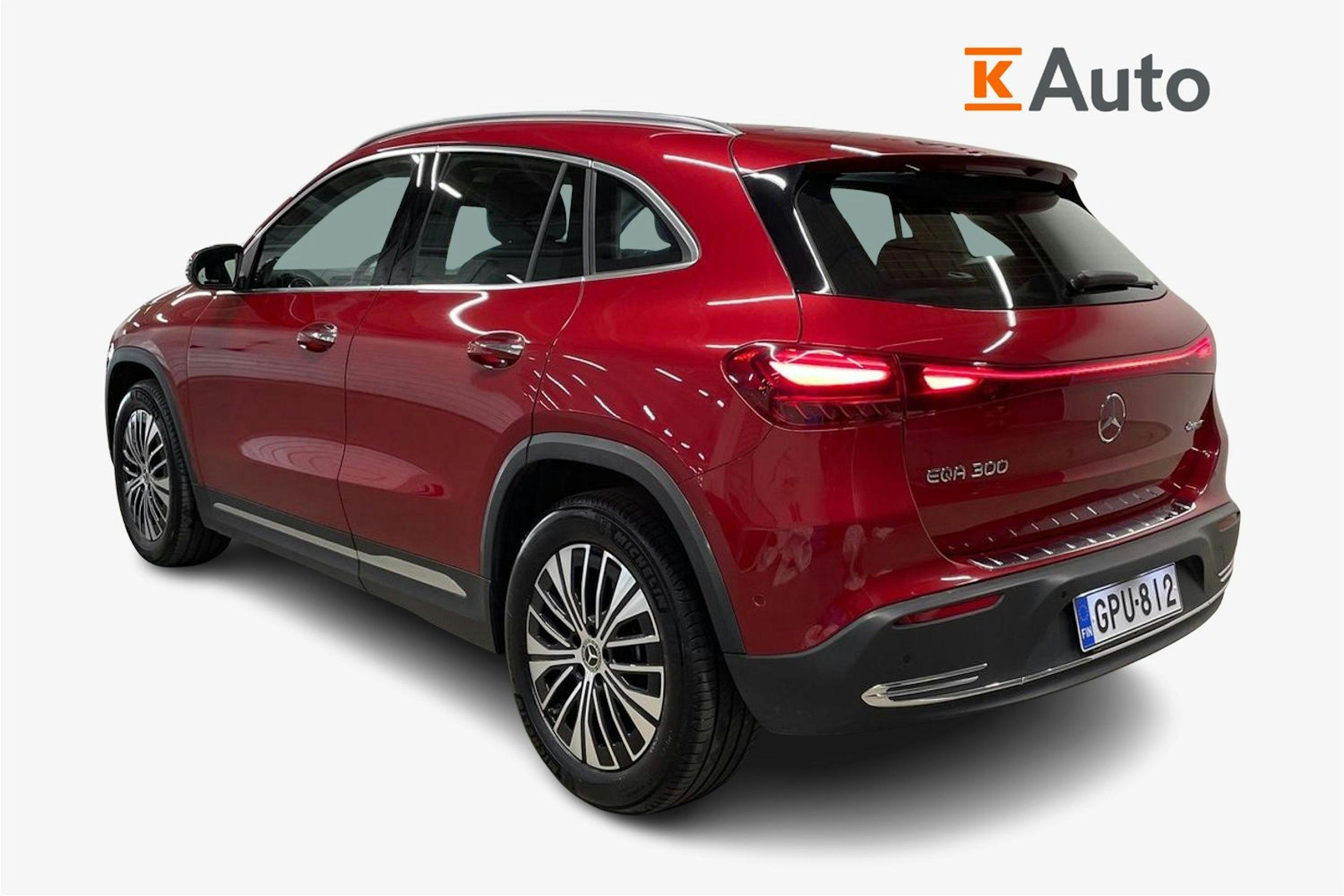 Punainen Mercedes-Benz EQA 2024 kuva 2.