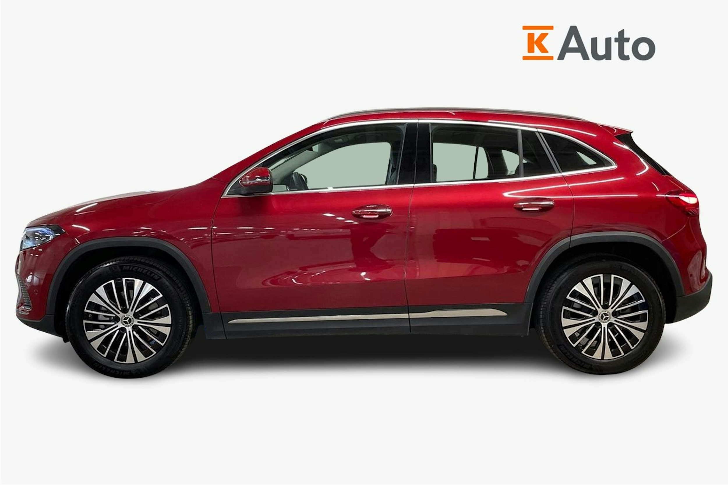 Punainen Mercedes-Benz EQA 2024 kuva 5.