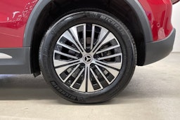 Punainen Mercedes-Benz EQA 2024 kuva 9.