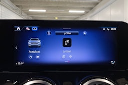 Punainen Mercedes-Benz EQA 2024 kuva 17.