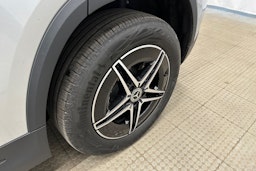 harmaa Mercedes-Benz EQA 2024 kuva 13.