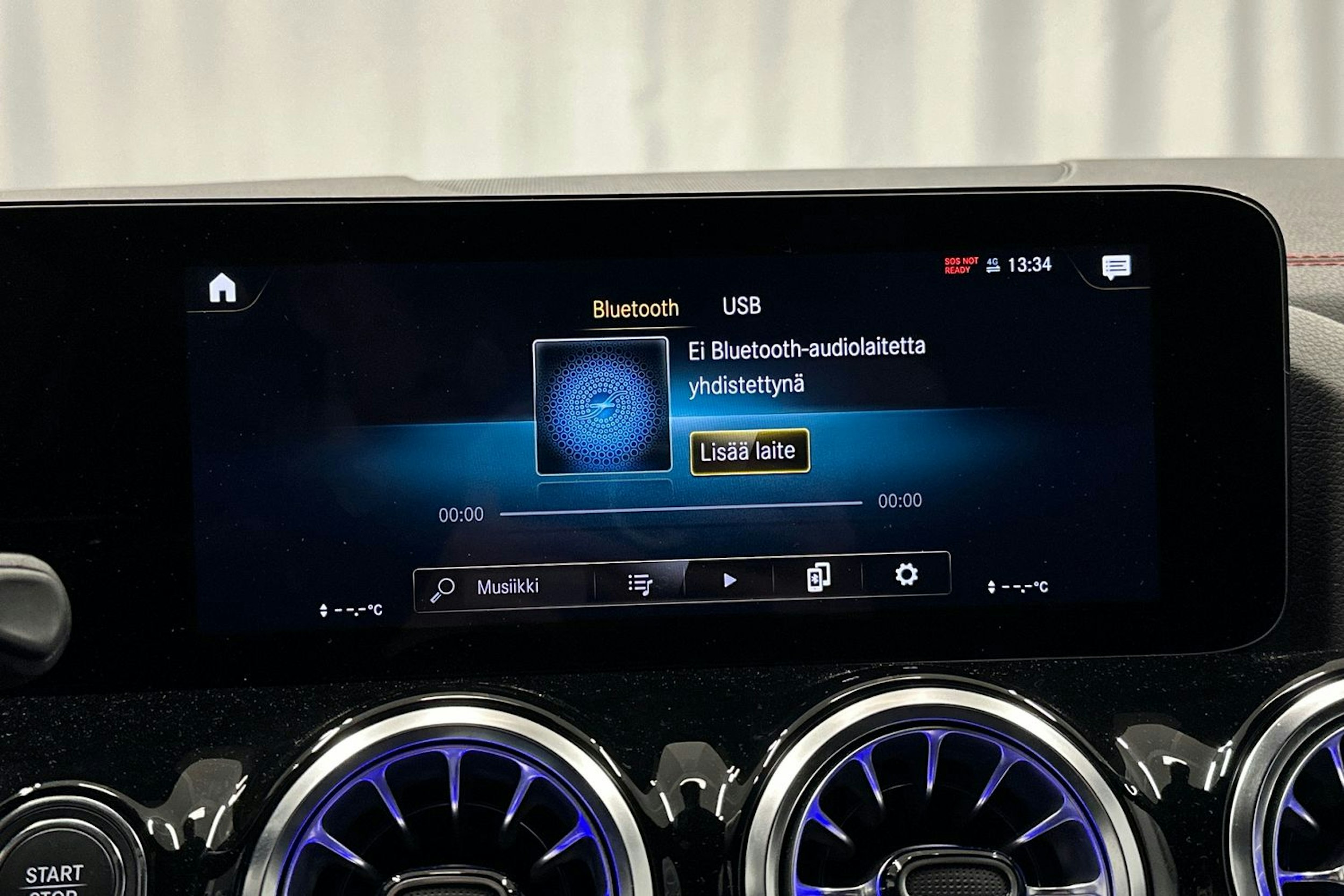 harmaa Mercedes-Benz EQA 2024 kuva 20.