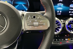 valkoinen Mercedes-Benz EQA 2024 kuva 10.