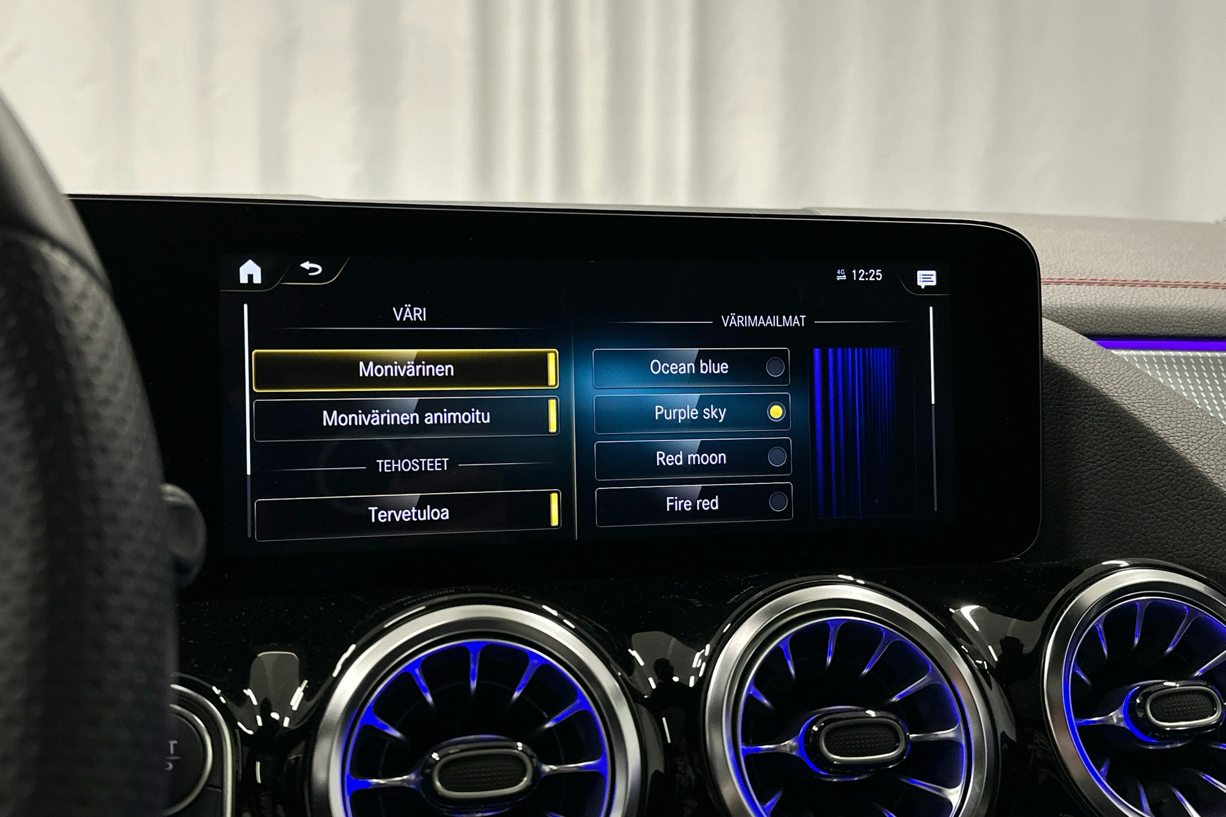 valkoinen Mercedes-Benz EQA 2024 kuva 14.