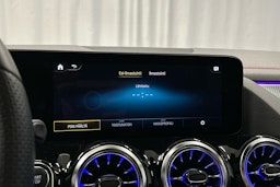 valkoinen Mercedes-Benz EQA 2024 kuva 18.