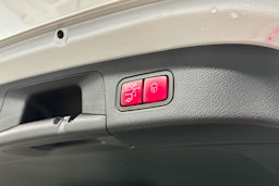 valkoinen Mercedes-Benz EQA 2024 kuva 26.