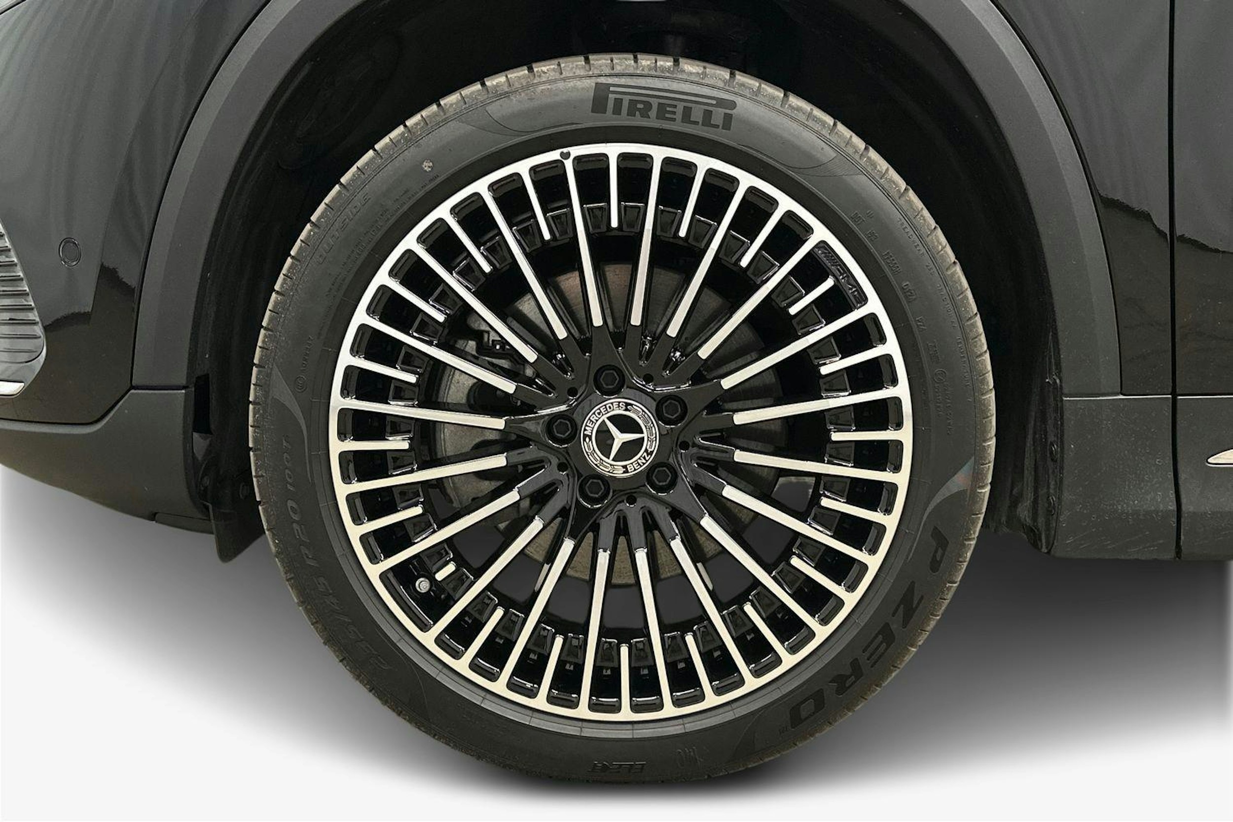 musta Mercedes-Benz EQA 2024 kuva 9.