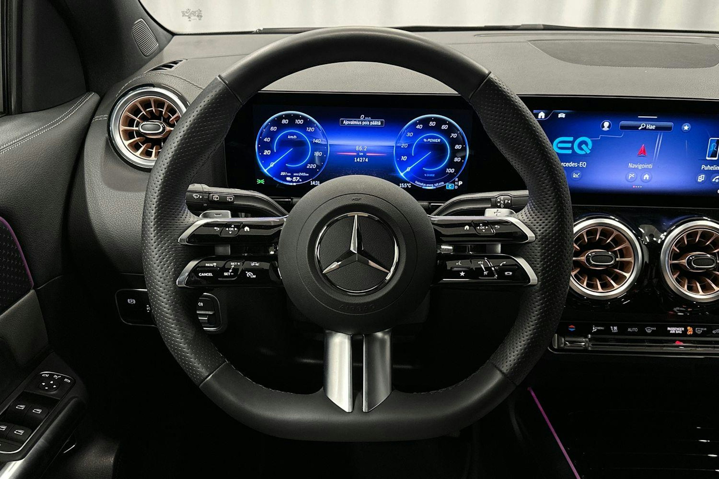 musta Mercedes-Benz EQA 2024 kuva 14.