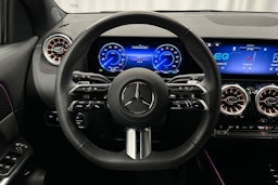 musta Mercedes-Benz EQA 2024 kuva 14.